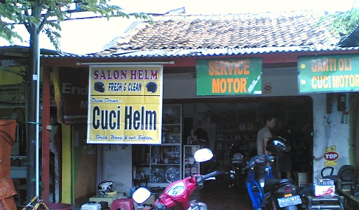 Peluang Usaha Cuci Helm Mampu Hasilkan Jutaan Rupiah